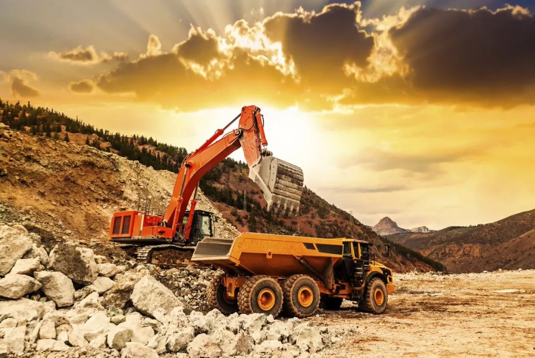 派克漢尼汾Parker: 前沿的挖掘機設計，從容應對挑戰！
